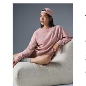 ALO Accolade Crewneck Sweatshirt in Ballet Pink size S